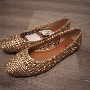 a.n.a Gold Textured Flats